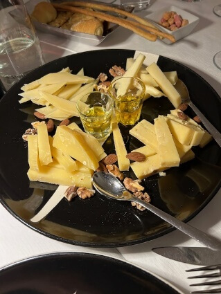 ドイツとイタリアを同行出張(ザワークラウトとチーズ)