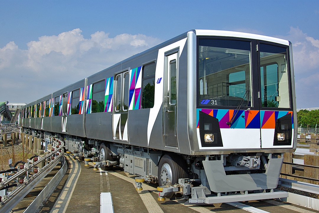 車内設置防犯カメラ【横浜シーサイドライン様】